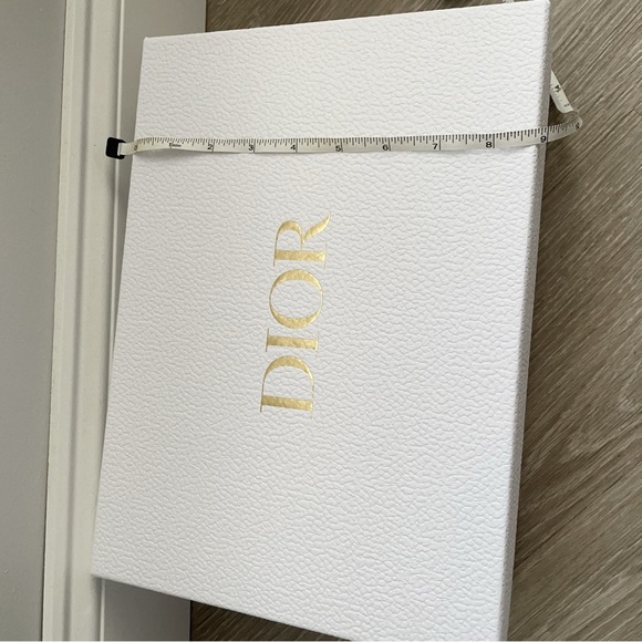 Dior Gift Box - Picture 3 of 7